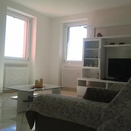 Casa Azalea San Siro (Lombardy)